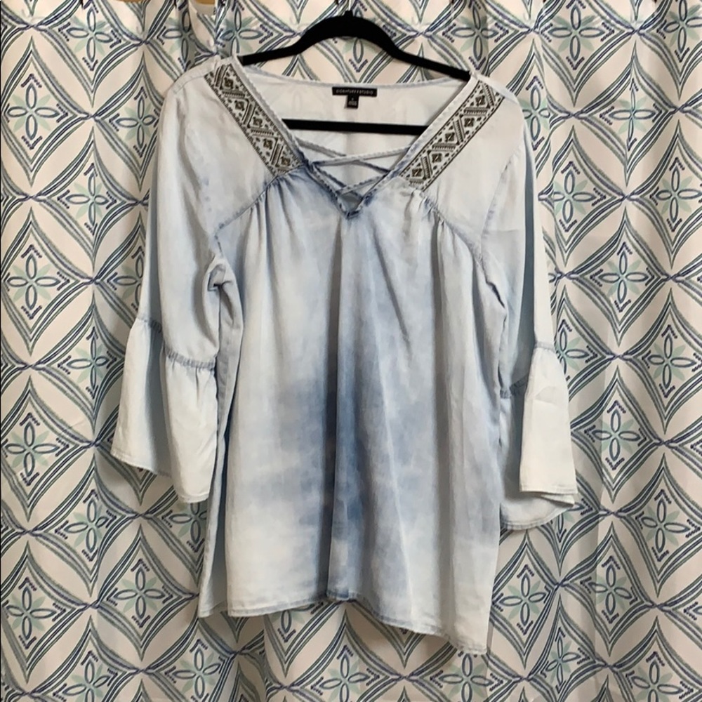Stone wash embroidered v-neck blouse